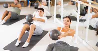 Een Pilates Fusion workout waarbij kracht, flexibiliteit en balans worden gecombineerd voor een energieke en vloeiende training.