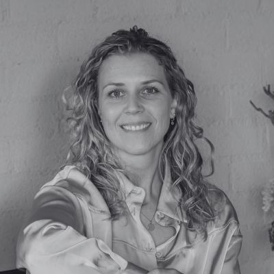 Karin Wijnen, docente bij Puur yoga uden