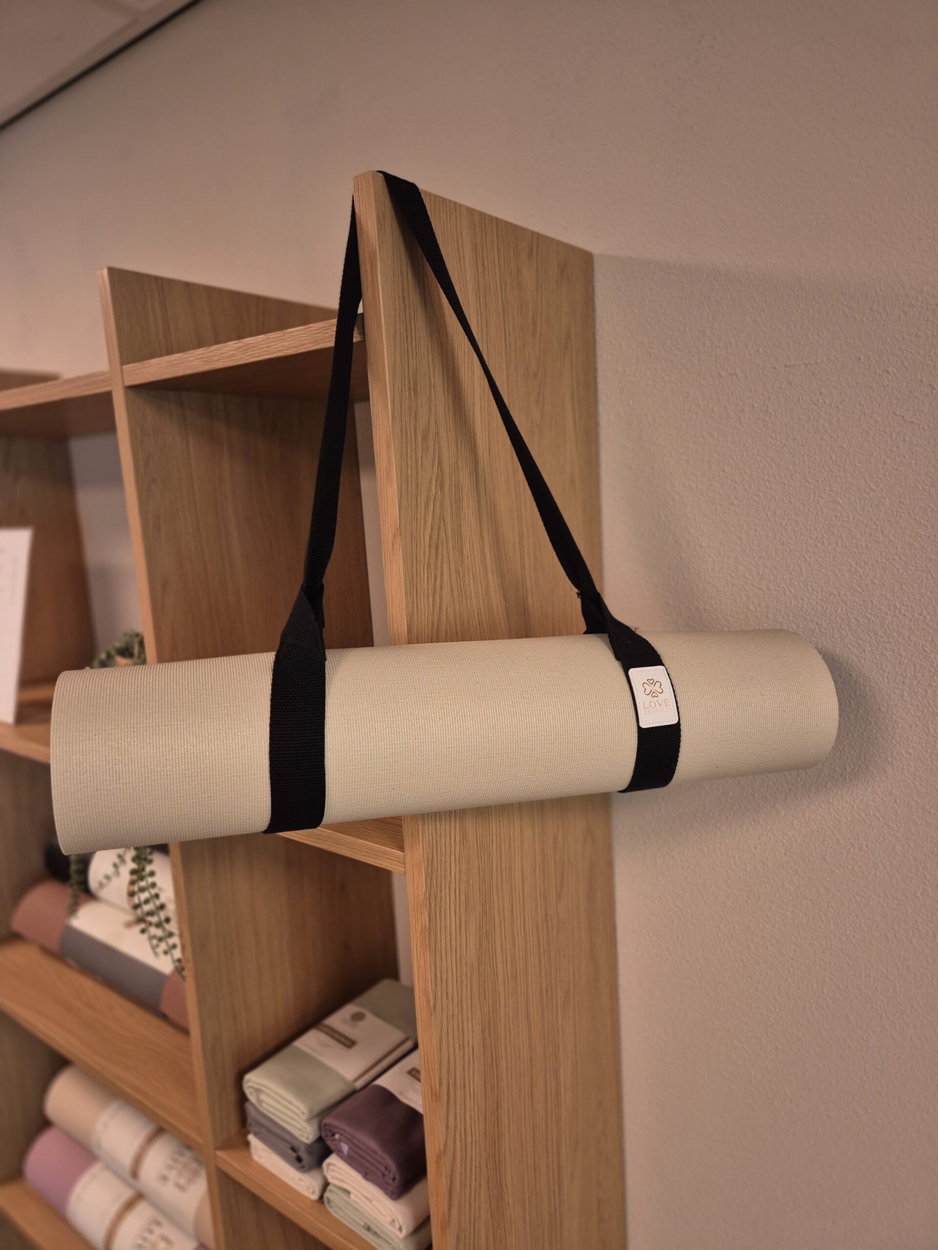 Yogamat met zwarte draagriem Yogamat met zwarte draagriem