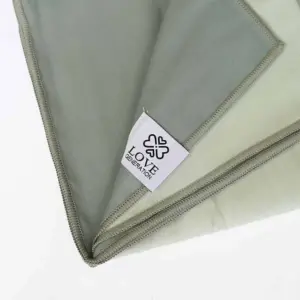 Love Generation anti-slip yoga handdoek groen/sage