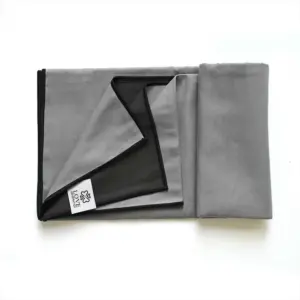 Love Generation grijs-zwarte anti-slip yoga handdoek