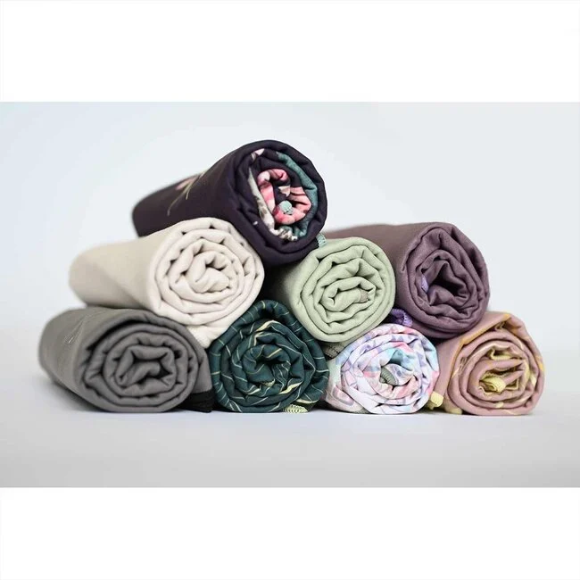 tweezijdige-yoga-handdoek-roze-paars (3) Paars-roze microvezel yogahanddoek voor extra grip